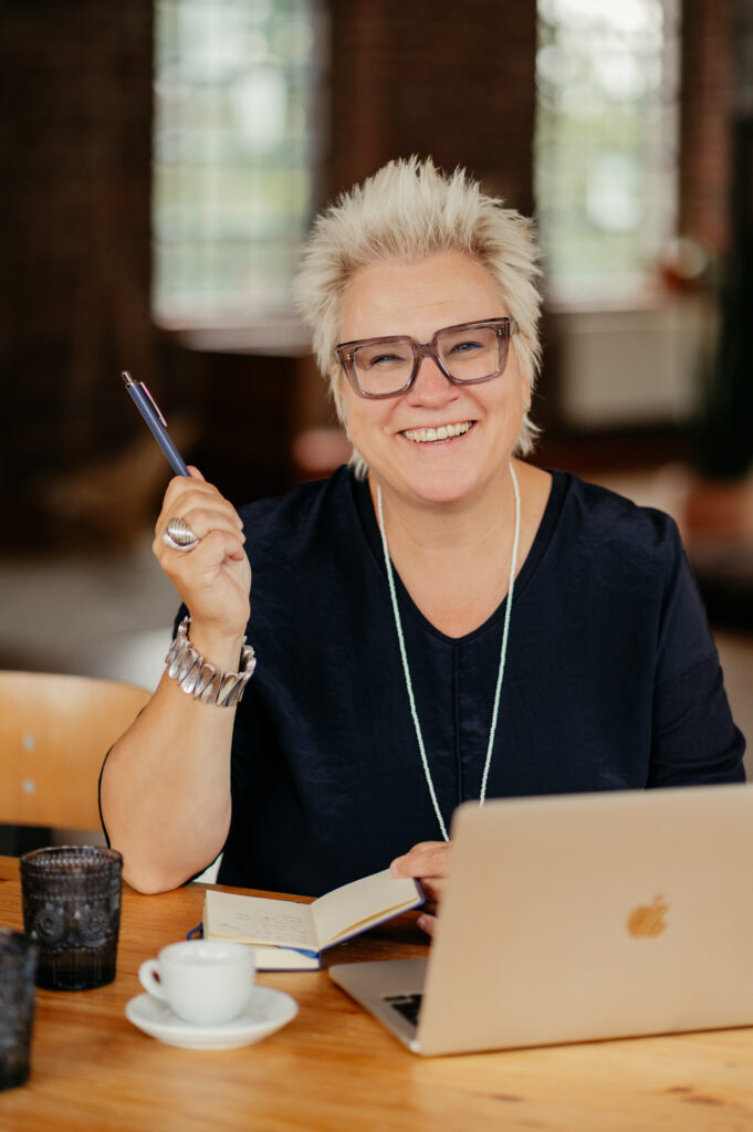 Die erste hybride Solopreneur-Community I So funktioniert der Coffee & Coworking Club I Birgit Kieslich